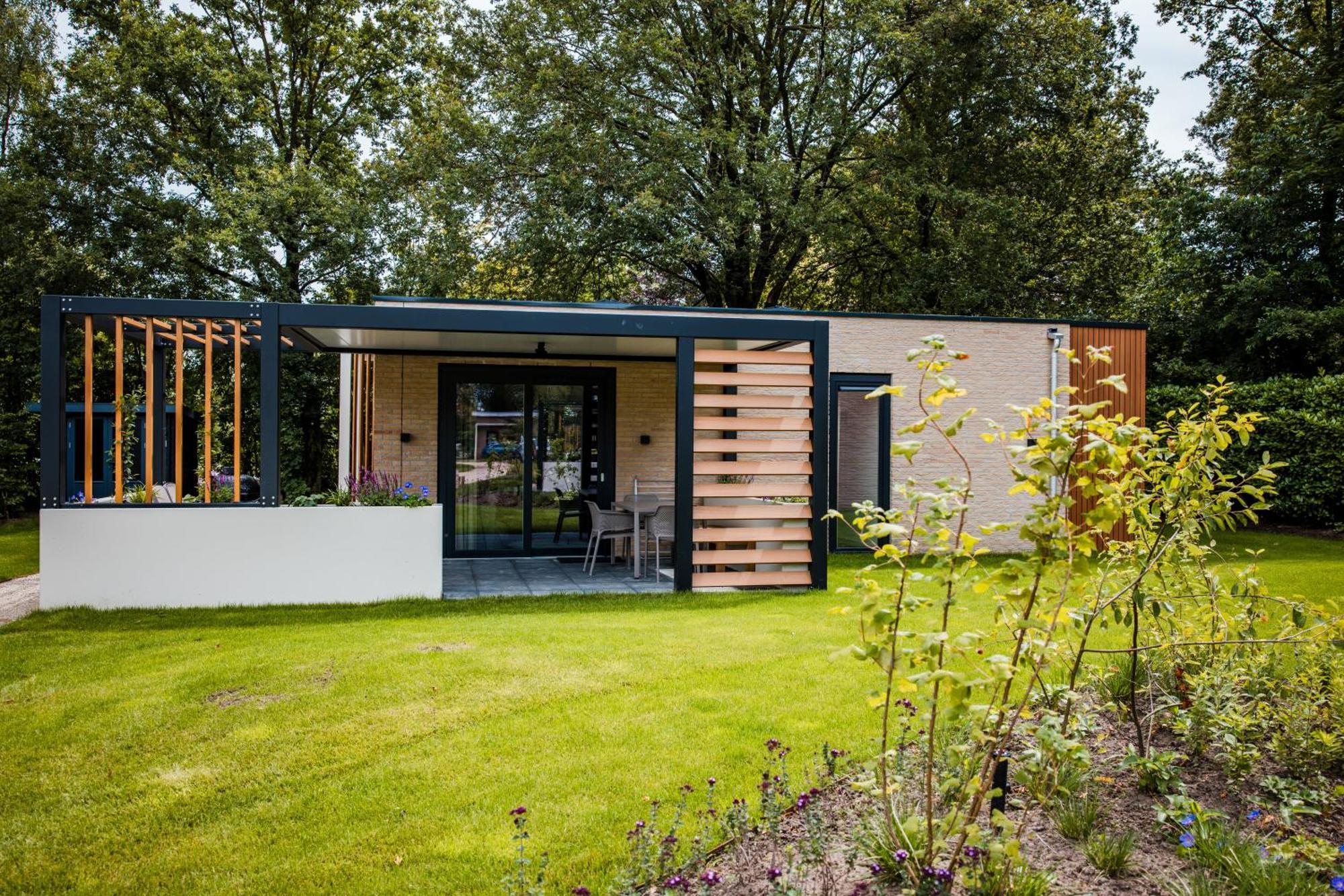 Recreatiewoning 'Dwergarend' Villa Voorthuizen Bagian luar foto